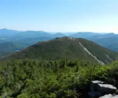 Sentier de randonnée Iroquois Peak, New York - paysage naturel