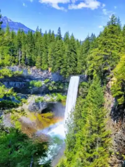 Brandywine Falls Provincial Park hiking trail - natural landscape
