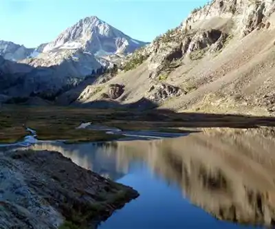 Bloody Mountain, California hiking trail - natural landscape