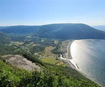 Explore Mont Saint-Pierre trail