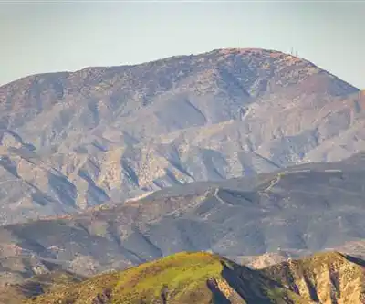 Burnt Peak, California hiking trail - natural landscape