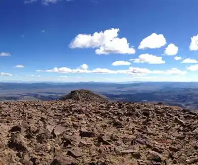 Mount Jefferson, Nevada hiking trail - natural landscape