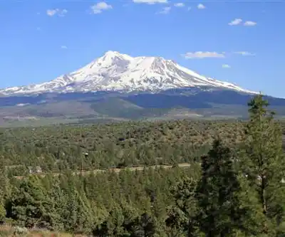 Mount Shasta, California hiking trail - natural landscape