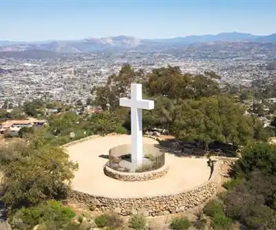 Mount Helix, California hiking trail - natural landscape