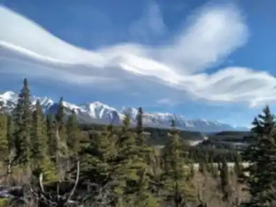 Cascade Mountain hiking trail - natural landscape