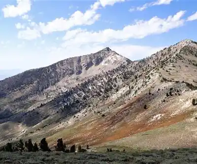 King Peak, Nevada hiking trail - natural landscape