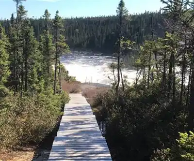 Chutes Manitou hiking trail - natural landscape
