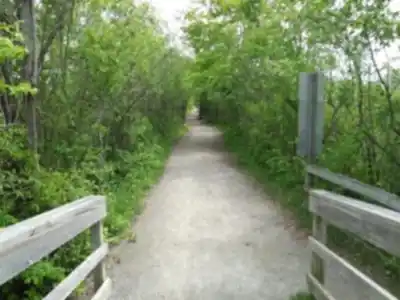 Explore Marais de la Rivière aux Cerises trail