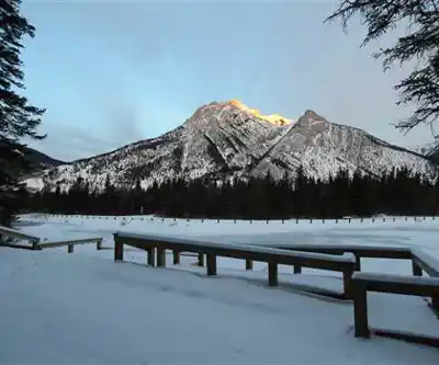 Mt Lorette Ponds hiking trail - natural landscape