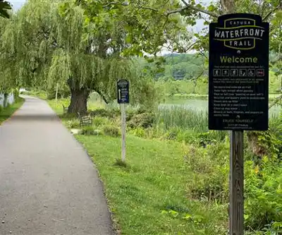 Cayuga Waterfront Trail Lookout Point hiking trail - natural landscape