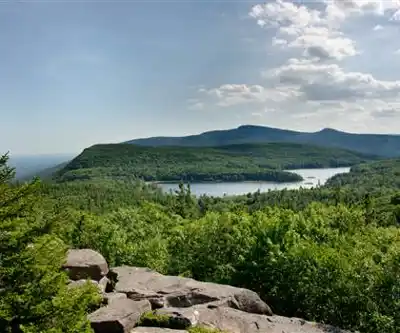 Sentier de randonnée Kaaterskill High Peak - paysage naturel