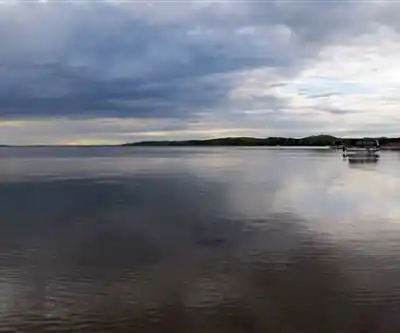 Jackfish Lake hiking trail - natural landscape