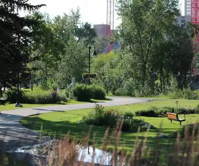 Prince's Island Park hiking trail - natural landscape