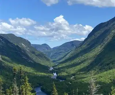 Paysage de Parc national des Hautes-Gorges-de-la-Rivière-Malbaie - randonnée pédestre