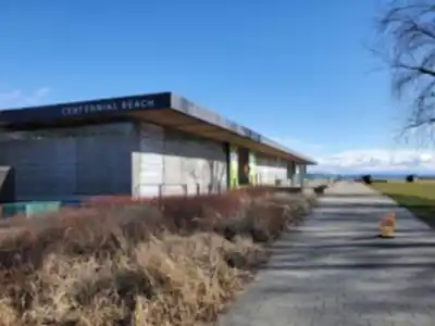 Explore Centennial Beach trail