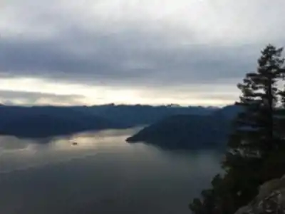 Hiking view of Tunnel Bluffs