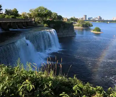 Sentier de randonnée Rideau Falls - paysage naturel