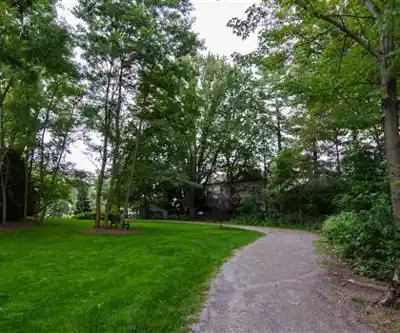 Paletta Lakefront Park hiking trail - natural landscape
