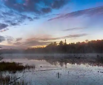 Doe Lake hiking trail - natural landscape
