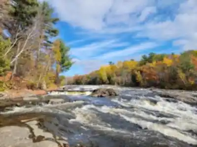 Vue en randonnée de Parc régional de la Rivière-du-Nord | Chutes Wilson