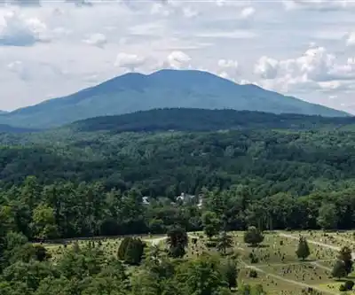 Mt Ascutney State Park hiking trail - natural landscape
