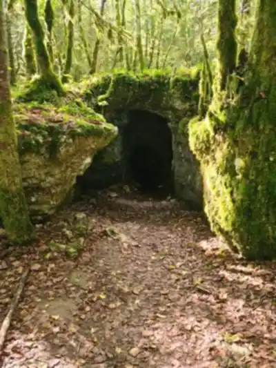 Discover Sentier Karstique Besain in Jura