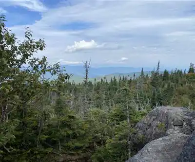 Sentier de randonnée Hurricane Mountain Trailhead - paysage naturel