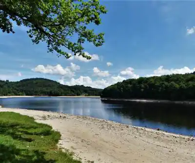 Lac des bariousses hiking trail - natural landscape