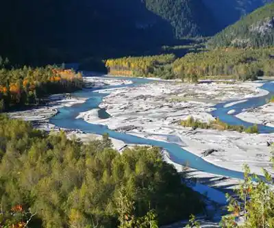 Levette Lake hiking trail - natural landscape