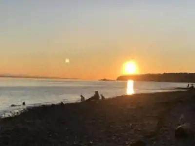 Hiking view of White Rock Promenade