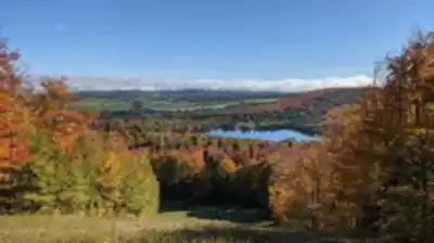 Sentier Fleuriault hiking trail - natural landscape