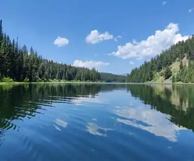 Découvrir Blue Earth Lake Provincial Park en Thompson Okanagan