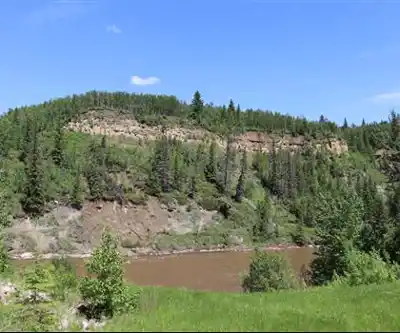 Pembina River Provincial Park hiking trail - natural landscape