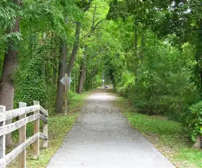 Erie Canalway Trail hiking trail - natural landscape