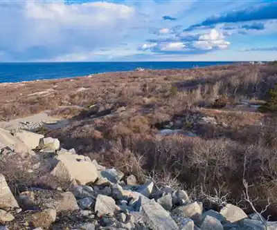 Sentier de randonnée Halibut Point State Park - paysage naturel