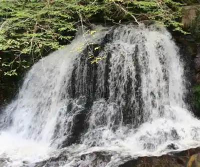 Cascades de Murel hiking trail - natural landscape