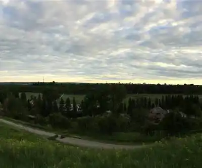 Sikome Lake hiking trail - natural landscape