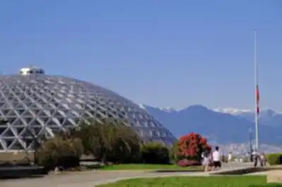 Explore Queen Elizabeth Park trail