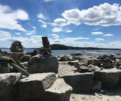 Peaks Island hiking trail - natural landscape