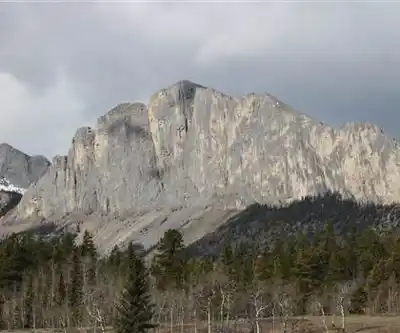 Yamnuska Ridge & CMC Valley Trailhead hiking trail - natural landscape