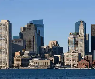Piers Park hiking trail - natural landscape