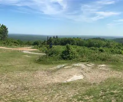 Mt Agamenticus hiking trail - natural landscape