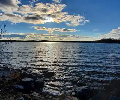 Explorer le sentier Lake on the Mountain Provincial Park