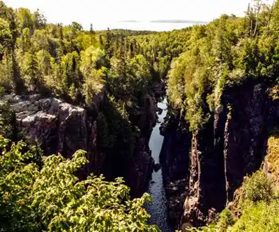Aguasabon Falls hiking trail - natural landscape