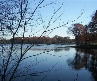 Weequahic Park hiking trail - natural landscape