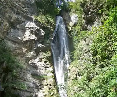 Cascade de la Doriaz hiking trail - natural landscape