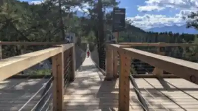 Golden Skybridge scenery - hiking
