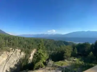 Explore Golden Skybridge trail