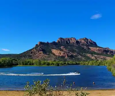 Sentier de randonnée Rocher de Roquebrune - paysage naturel