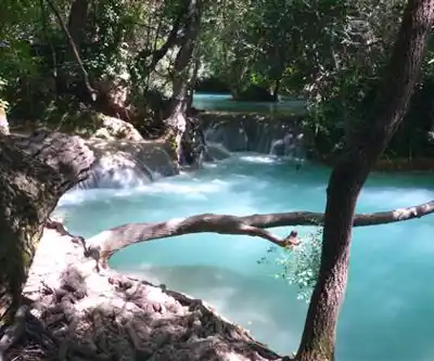 Sentier de randonnée Cascade de Sillans - paysage naturel